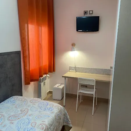 Hostal Retiro Madrid Exterior photo
